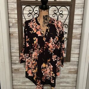 Floral Women's Top - Black and Pink